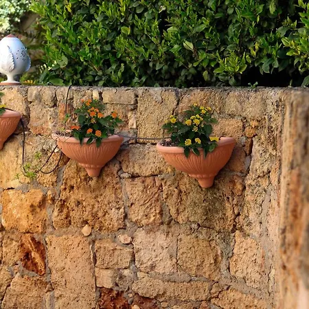 Dimora Li Santi E Casina Matilde Nyaraló