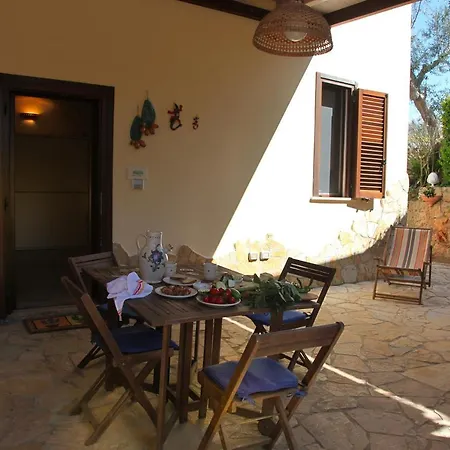 Dimora Li Santi E Casina Matilde